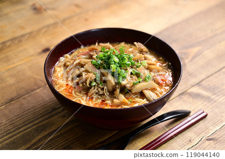 蘑菇太陽藤拉麵 119044140
