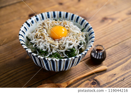 Whitebait rice bowl with soy sauce Whitebait rice bowl with soy sauce 119044216