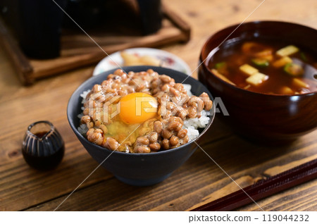 Natto and egg on rice, miso soup, etc. Natto and egg on rice, miso soup, etc. 119044232