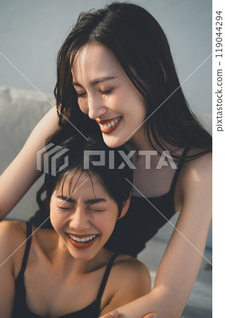 Beauty Friends Beauty Friends 119044294