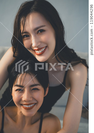 Beauty Friends Beauty Friends 119044296