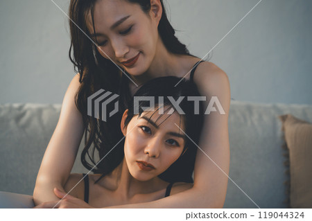 Beauty Friends Beauty Friends 119044324