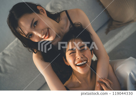 Beauty Friends 119044330