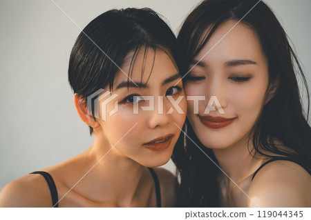 Beauty Friends 119044345