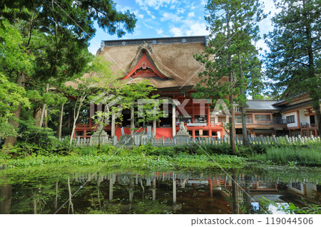 出羽三山、羽山山、從鏡池眺望三神鄉神社 119044506