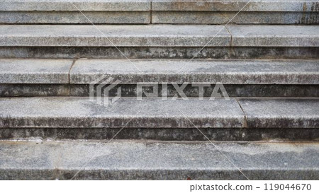 Heavy staircase Heavy staircase 119044670