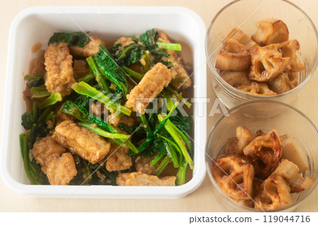 Prepared side dishes: Sweet and spicy simmered deep-fried tofu and komatsuna, and lotus root kinpira Prepared side dishes: Sweet and spicy simmered deep-fried tofu and komatsuna, and lotus root kinpira 119044716