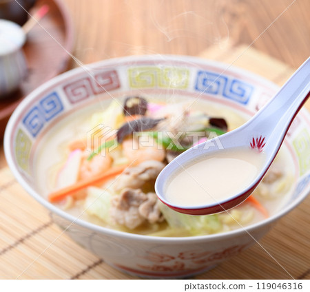 Chanpon with plenty of ingredients Chanpon with plenty of ingredients 119046316