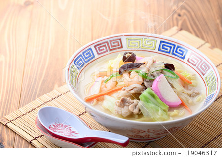 Chanpon with plenty of ingredients 119046317
