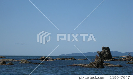 Blue sky, blue Sea of Japan, strange rocks and Awashima Island 119047647