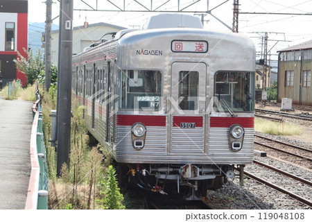 長野電鐵3500系須坂站內 長野電鐵3500系須坂站內 119048108