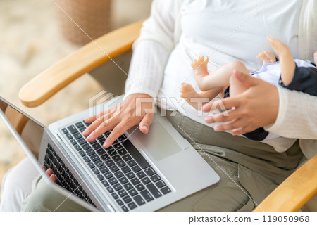 A housewife who works a side job while taking care of her child 119050968