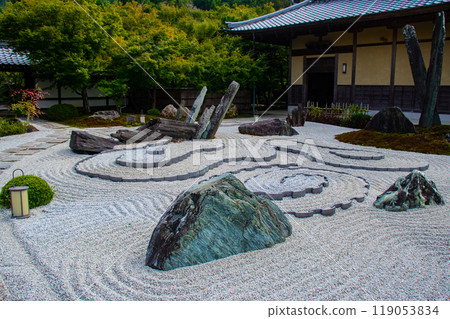 [Kyoto Scenery] Enkoji Temple: A magnificent garden enveloped in tranquility 119053834