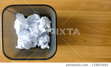 Throwing many crumpled paper ball into black garbage at the office. Its can use recycle or reuse. Animation video 4K style, Recycle concept. 119053883