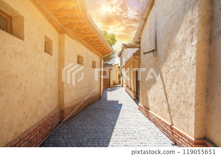 view of the narrow street of the ancient Arab city. 119055651