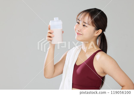 鍛鍊女性瑜伽 119056100