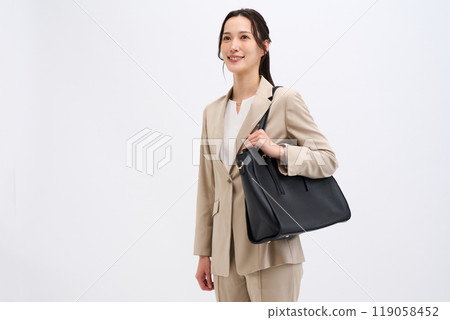 Business woman with business bag 119058452