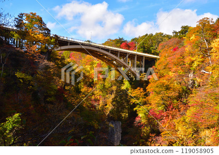 秋天的鳴子峽大深澤大橋 秋天的鳴子峽大深澤大橋 119058905