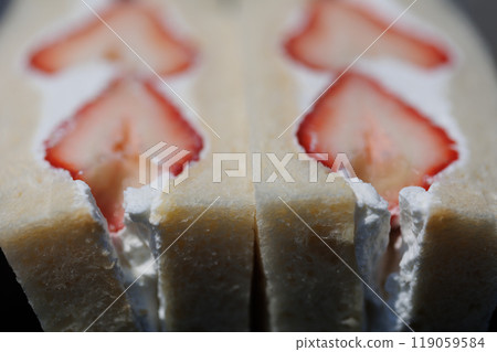 Strawberry sandwich 119059584