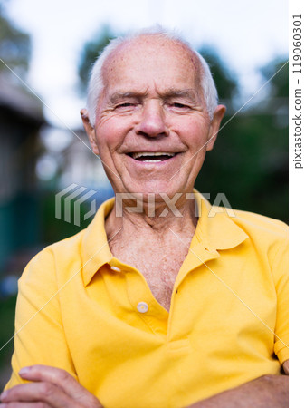 Portrait of positive old man 119060301