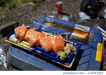 在日本超市買來吃的食物出乎意料的美味 在日本超市買來吃的食物出乎意料的美味 119061095