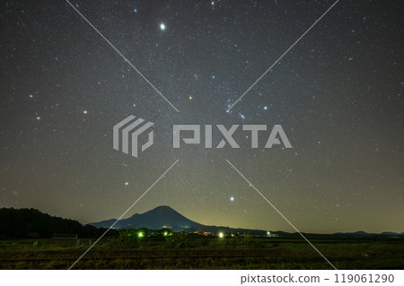 A very beautiful starry sky at Mt. Daisen in Tottori Prefecture, Japan A very beautiful starry sky at Mt. Daisen in Tottori Prefecture, Japan 119061290