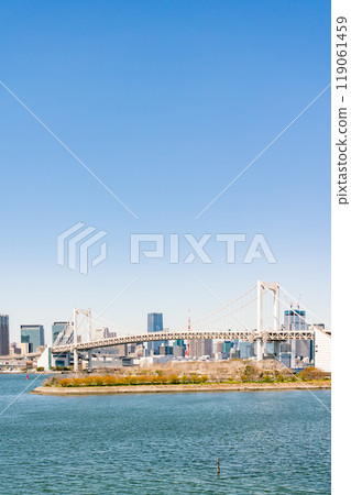 【東京】東京灣區，藍天、彩虹橋、東京鐵塔 119061459