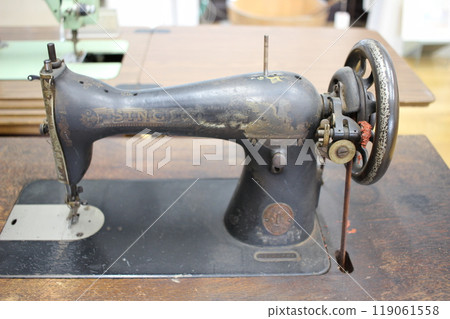 Treadle sewing machine Sewing machine 119061558