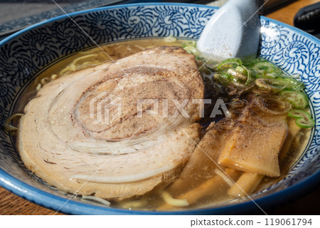 我在日本鳥取縣米子市吃到的美味牛骨拉麵 我在日本鳥取縣米子市吃到的美味牛骨拉麵 119061794