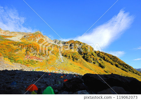 北阿爾卑斯山唐澤的壯麗秋葉 北阿爾卑斯山唐澤的壯麗秋葉 119062073