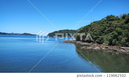 寧靜的大海與綠意環繞的呼子風景｜在岩石間享受悠閒時光 119062502