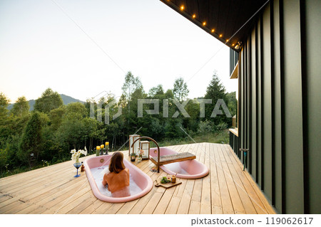 Relaxing Bath in Nature 119062617
