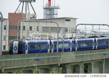 新特麗亞和藍慕天 119063036