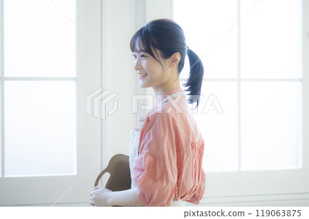 Apron woman 119063875