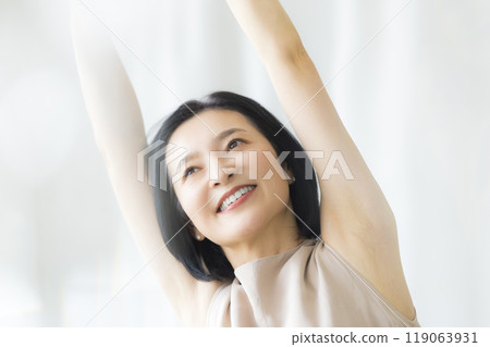 Beauty image of middle-aged women Beauty image of middle-aged women 119063931