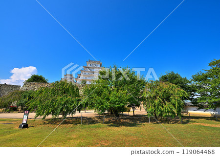 [兵庫縣] 從二之丸看到姬路城天守閣 119064468