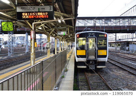 View from the train window on the JR East Suigun Line from Koshioe Station to Koriyama Station (December 2022) 119065070