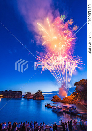 [Shizuoka Prefecture] Dogashima Sunset Fireworks 119065136