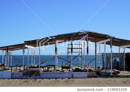 海濱別墅正在拆除 海濱別墅正在拆除 119065209