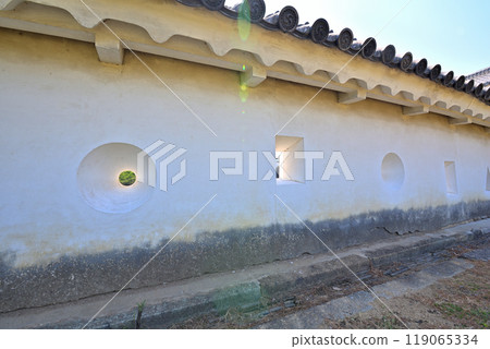 <Hyogo Prefecture> The gap of Himeji Castle 119065334