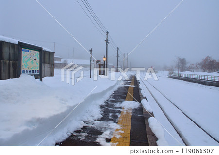 JR東日本磐越西線野澤站至津川站的清晨風景(2022年12月) JR東日本磐越西線野澤站至津川站的清晨風景(2022年12月) 119066307