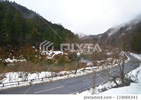 Early morning view from Nozawa Station to Tsugawa Station on the JR East Ban'etsu West Line (December 2022) Early morning view from Nozawa Station to Tsugawa Station on the JR East Ban'etsu West Line (December 2022) 119066341