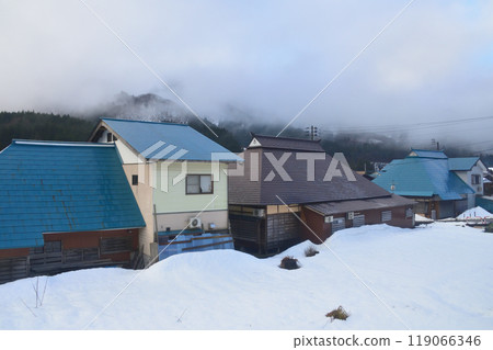Early morning view from Nozawa Station to Tsugawa Station on the JR East Ban'etsu West Line (December 2022) 119066346