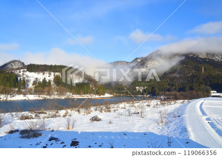 JR東日本磐越西線野澤站至津川站的清晨風景(2022年12月) JR東日本磐越西線野澤站至津川站的清晨風景(2022年12月) 119066356