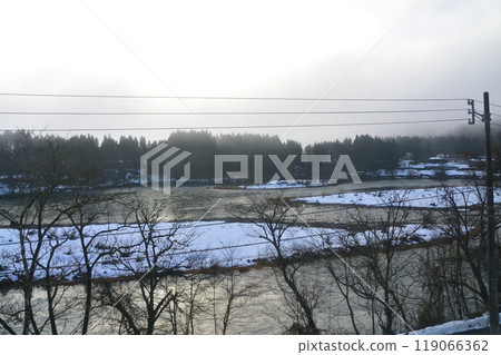 Early morning view from Nozawa Station to Tsugawa Station on the JR East Ban'etsu West Line (December 2022) 119066362