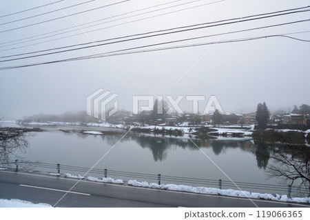Early morning view from Nozawa Station to Tsugawa Station on the JR East Ban'etsu West Line (December 2022) 119066365