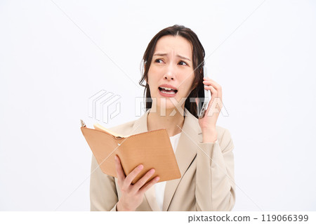 Impatient business woman 119066399