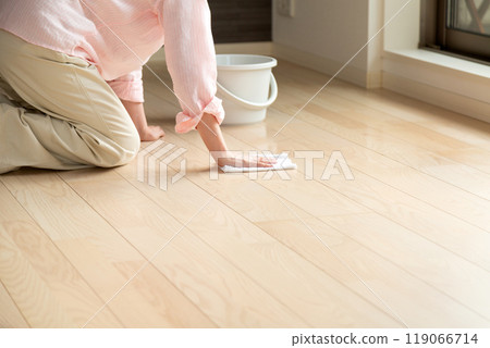 中高級婦女拖地 中高級婦女拖地 119066714