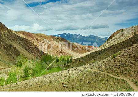 Red mountains in Kyzyl-Chin valley 119068067