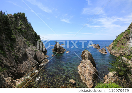 Scenery around Sengan Matsushima in Iwami Town, Tottori Prefecture 119070479